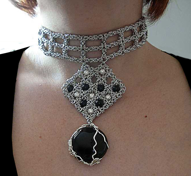 Solar Eclipse - Geometric onyx and silver chainmaille necklace